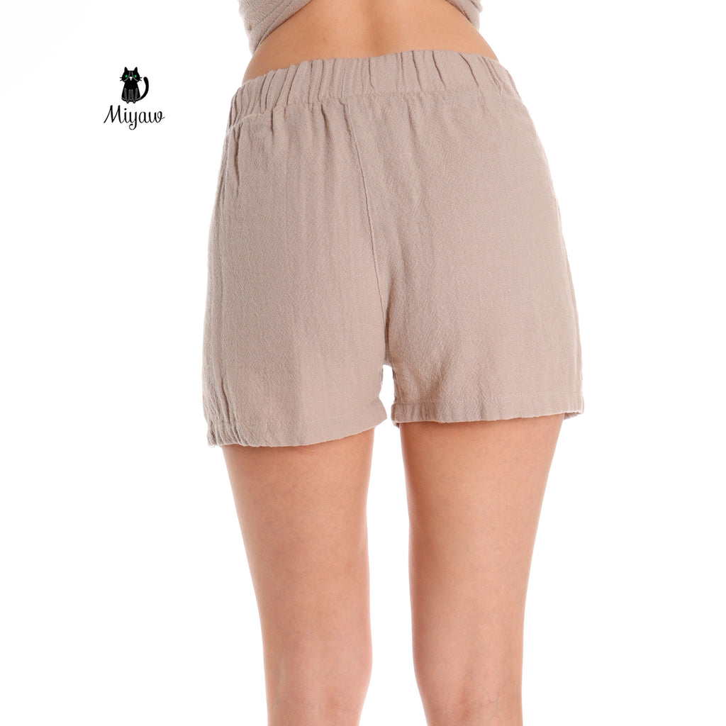 Chic Beige Women's Shorts: Stylish Resort Wear with Handy Pockets - Miyawfashion