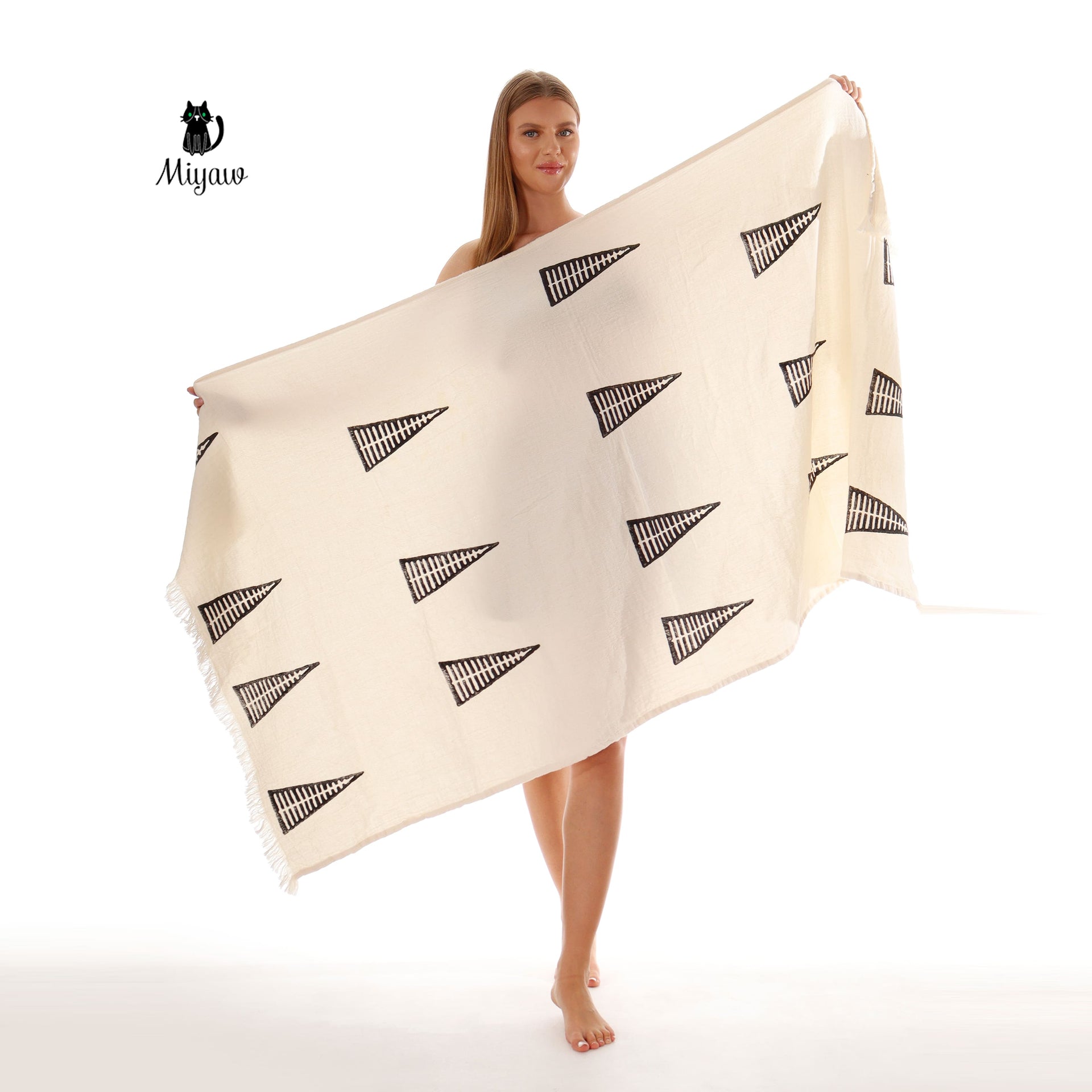 Organic Cotton Pyramid Print Towel for the Beach and Bath - Miyawfashion