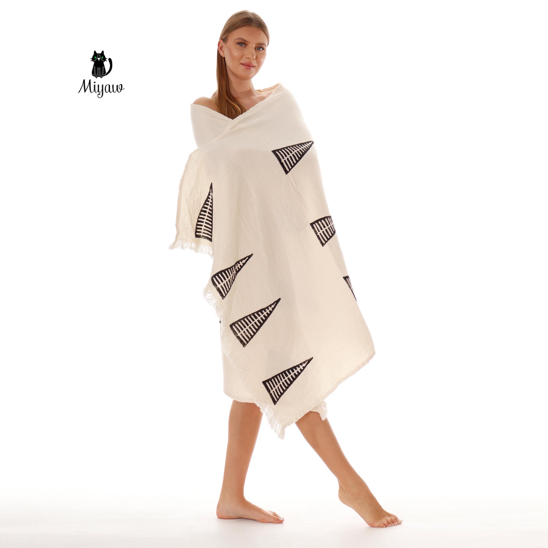 Organic Cotton Pyramid Print Towel for the Beach and Bath - Miyawfashion