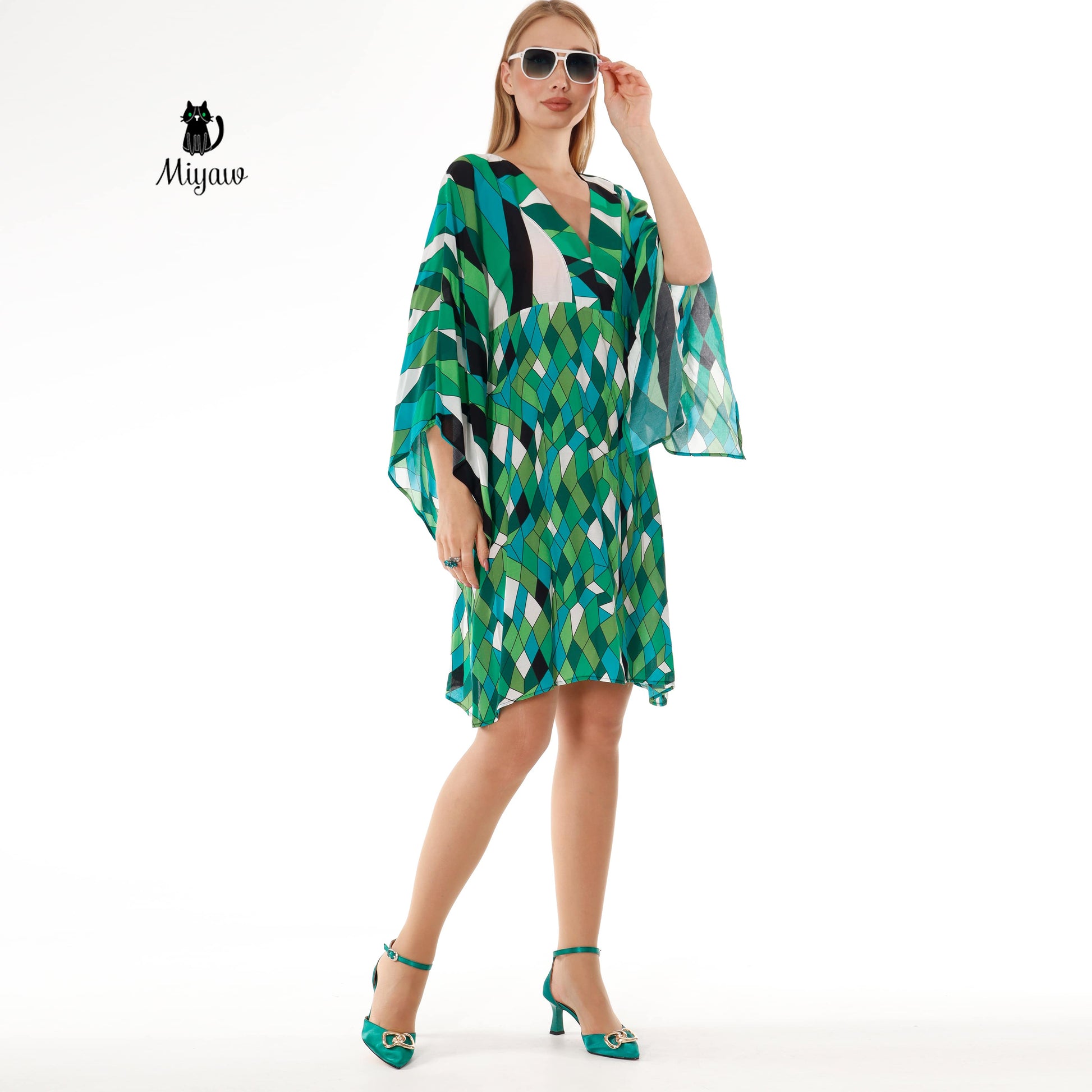 Stylish Resort Wear: Green Mini Dress with 3/4 Wide Sleeves - Miyawfashion