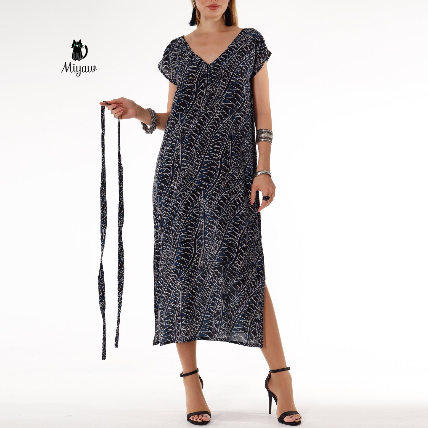 Stylish Black Maxi Dress with Geometric Print - Resort Wear - Miyawfashion Miyawfashion