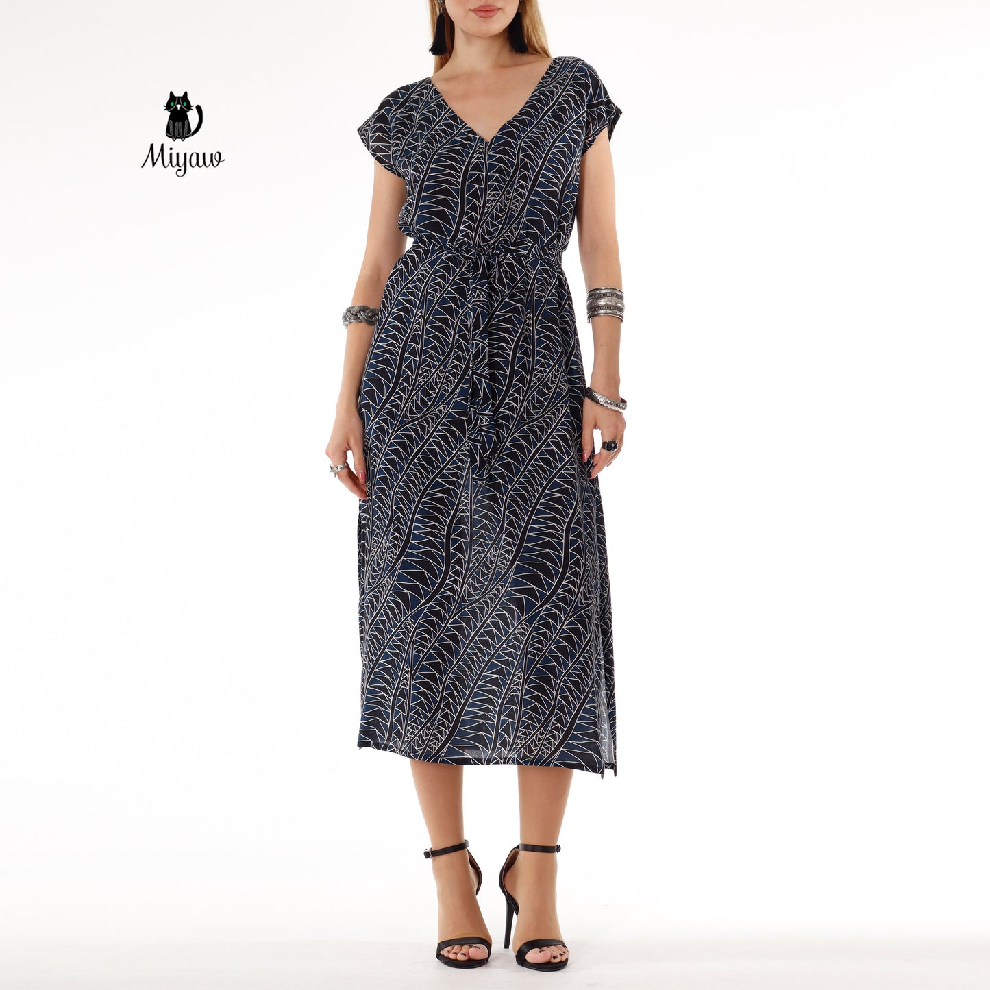 Stylish Black Maxi Dress with Geometric Print - Resort Wear - Miyawfashion Miyawfashion