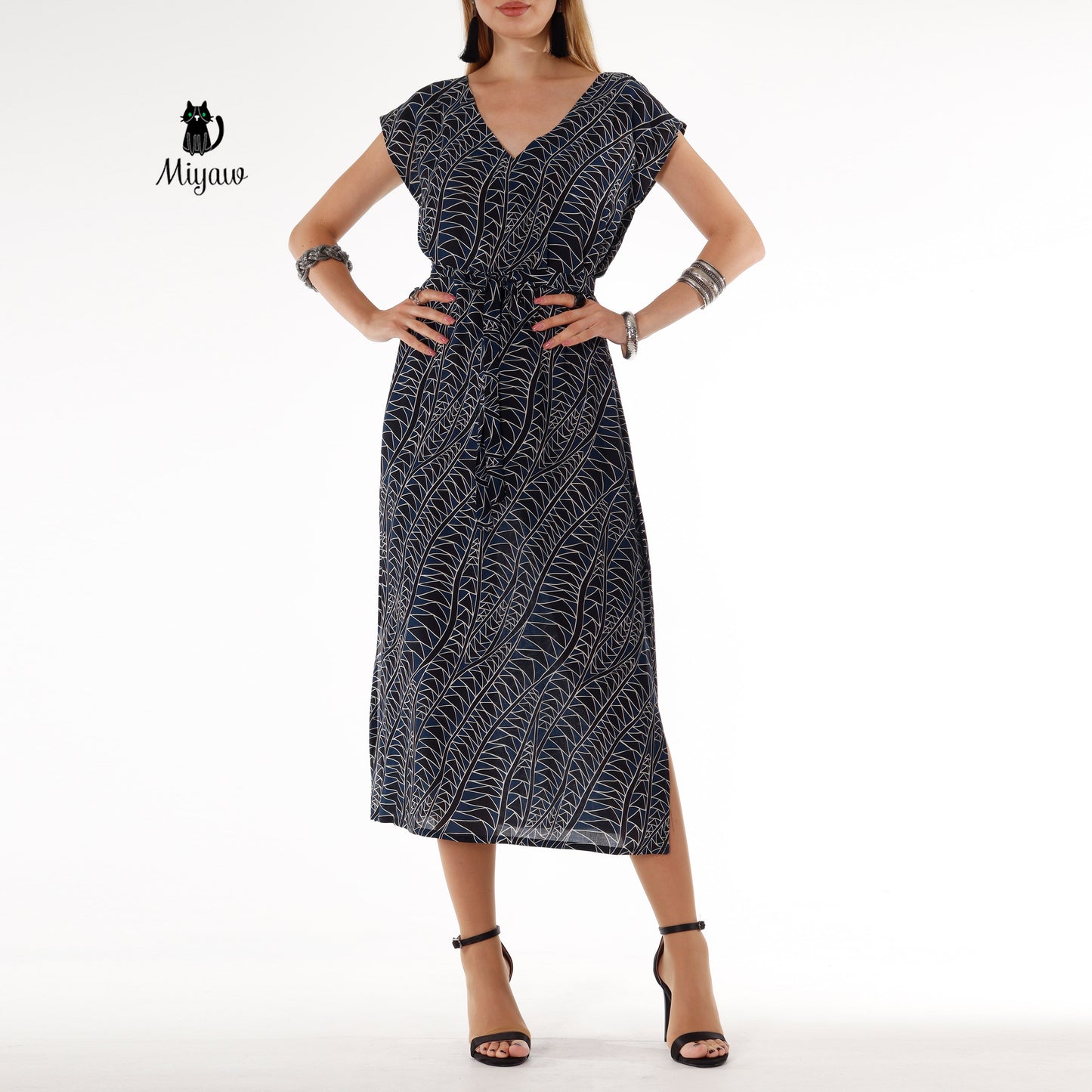 Stylish Black Maxi Dress with Geometric Print - Resort Wear - Miyawfashion Miyawfashion