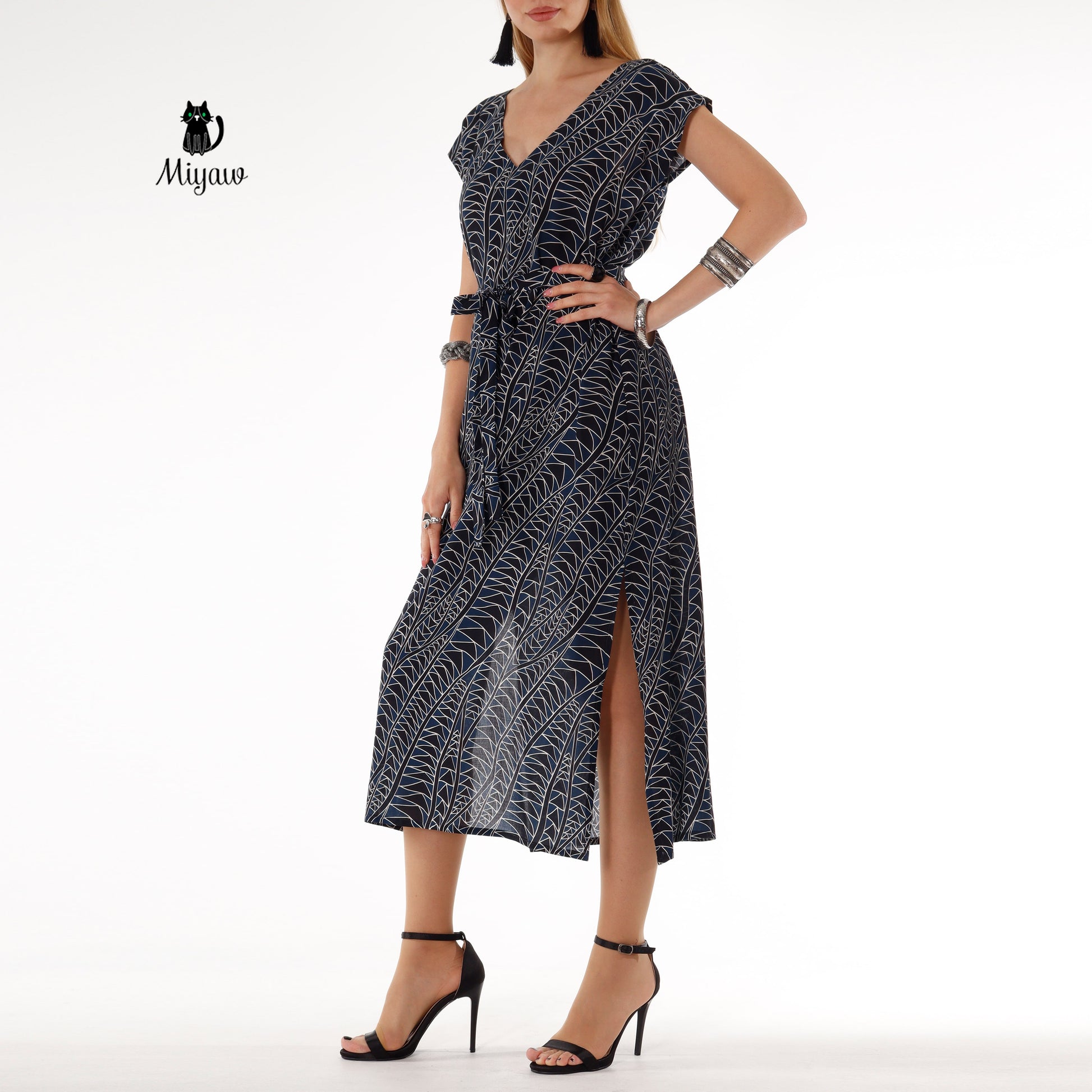 Stylish Black Maxi Dress with Geometric Print - Resort Wear - Miyawfashion