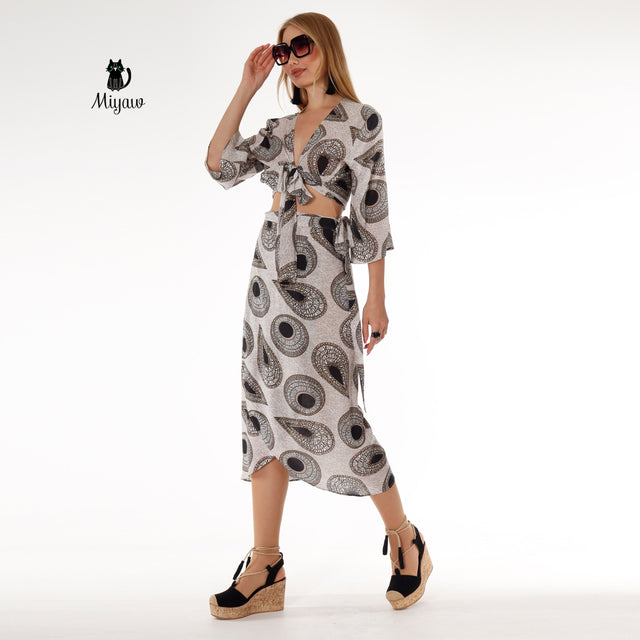 Chic Resort Wear: Black and Gray Crop Top and Skirt Set - Miyawfashion