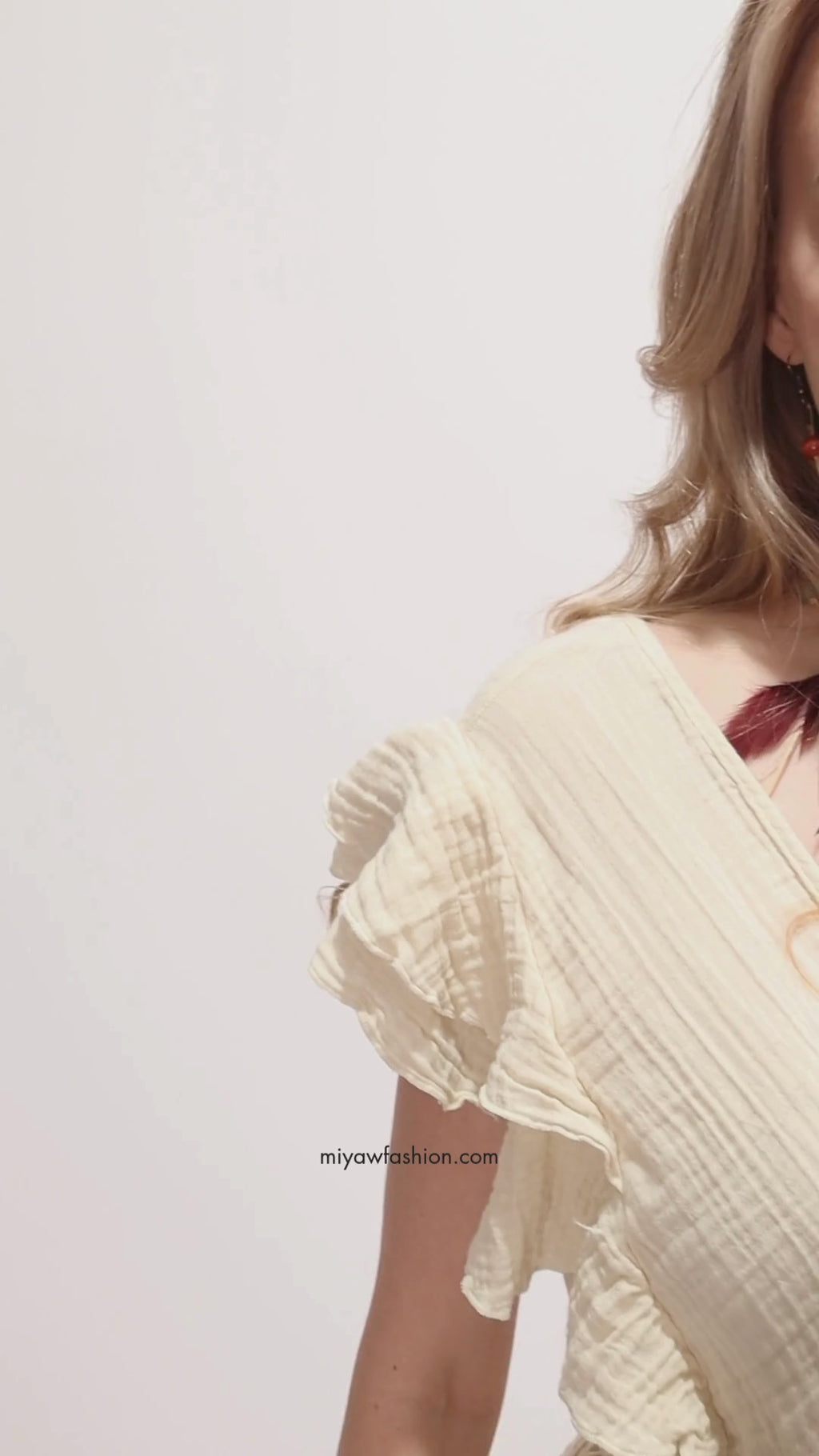 Stylish Short Sleeve Cotton Mini Dress for Resort Wear